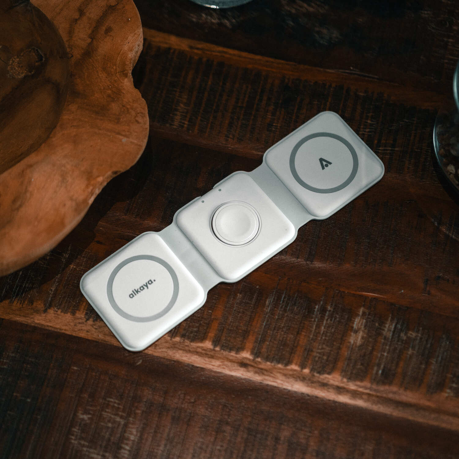 alkaya. | Flex Fold | Reise Ladegerät Faltbar 3 in 1: Handy, Apple Watch und Headset, für MagSafe-Zubehör geeignet Weiß